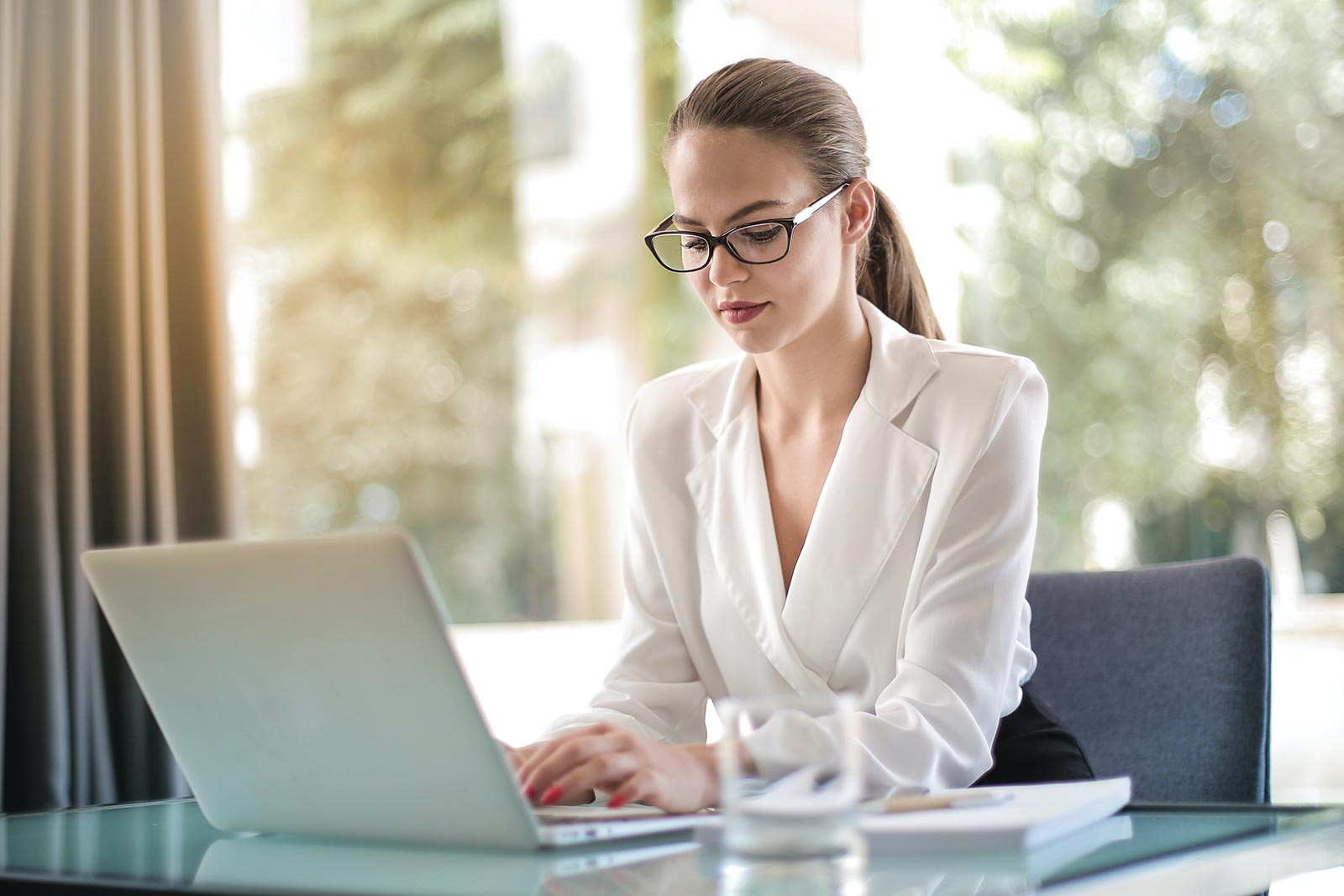 Lady typing an email